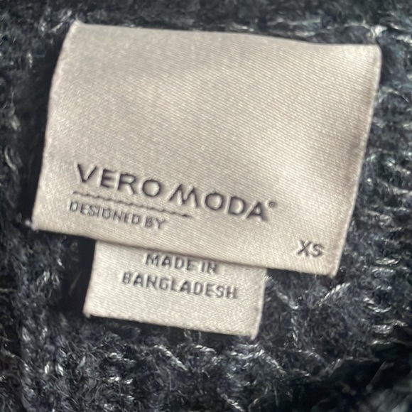 M boutique knit - Picture 3 of 3